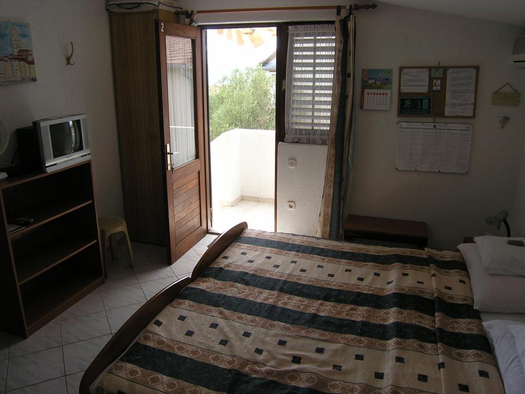Apartmani Plach Krk Town Esterno foto