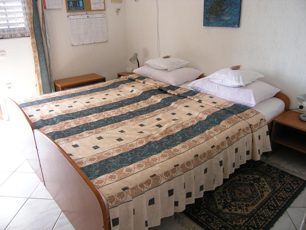 Apartmani Plach Krk Town Esterno foto