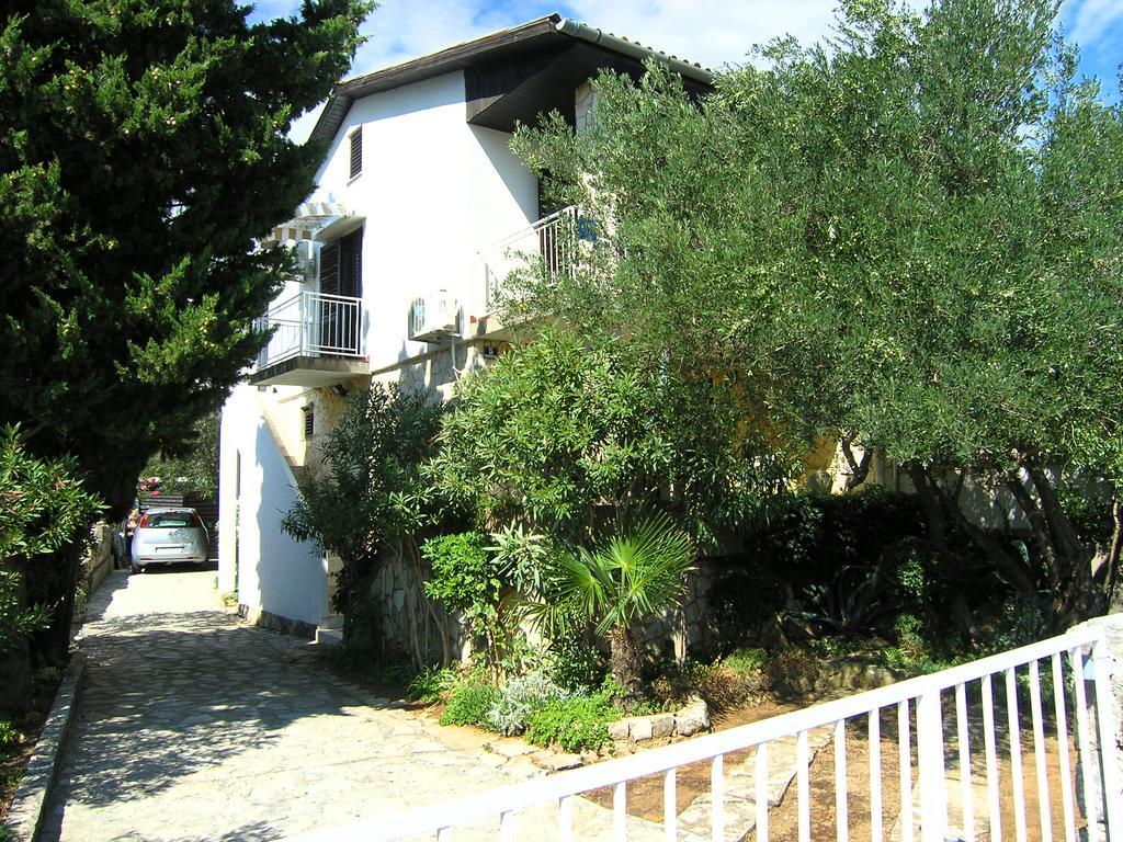 Apartmani Plach Krk Town Esterno foto