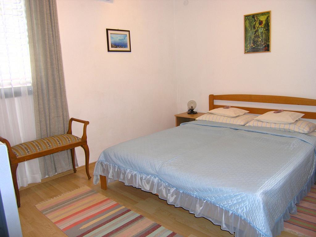 Apartmani Plach Krk Town Esterno foto
